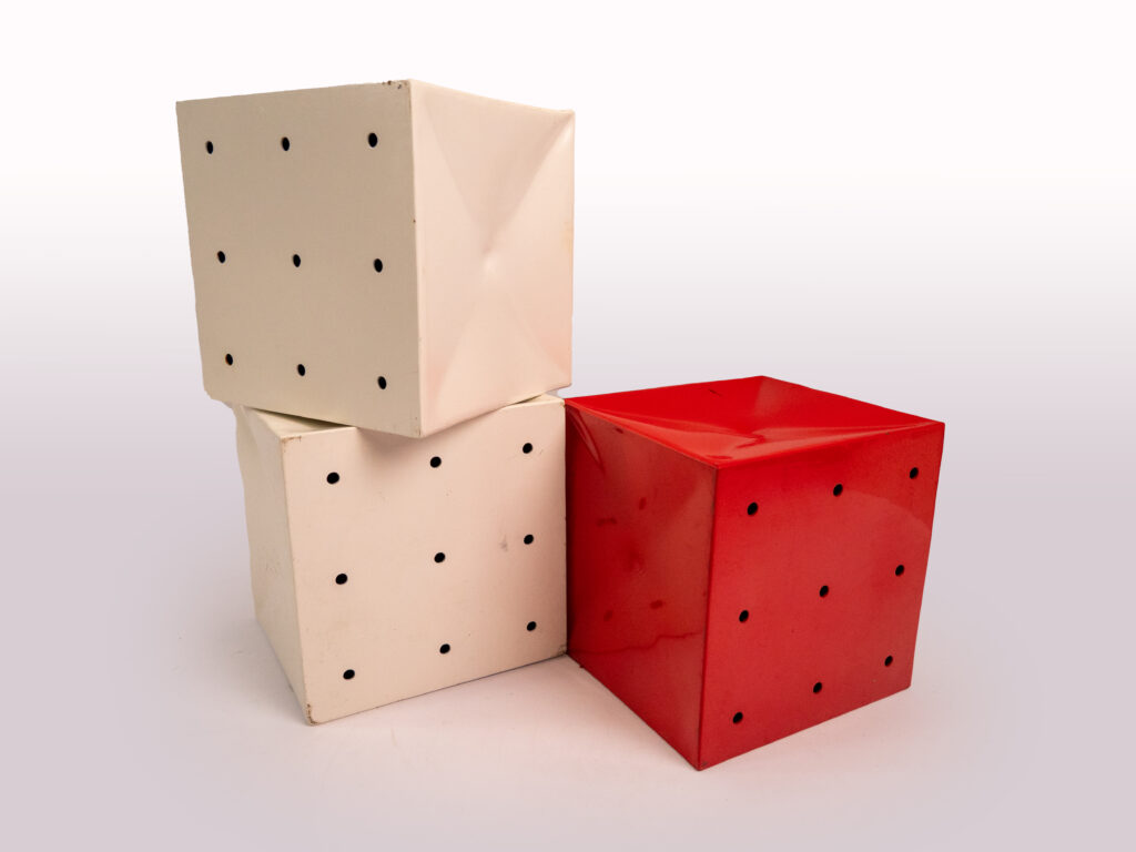 Cube metal white II